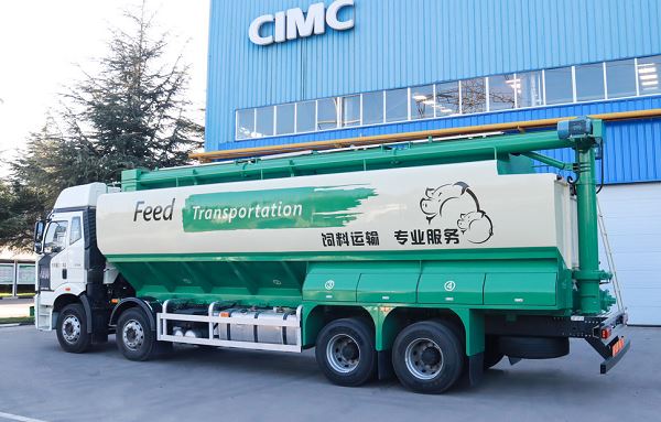 散装饲料运输车