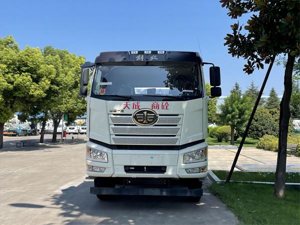 解放&凌宇一体化搅拌车交付客户